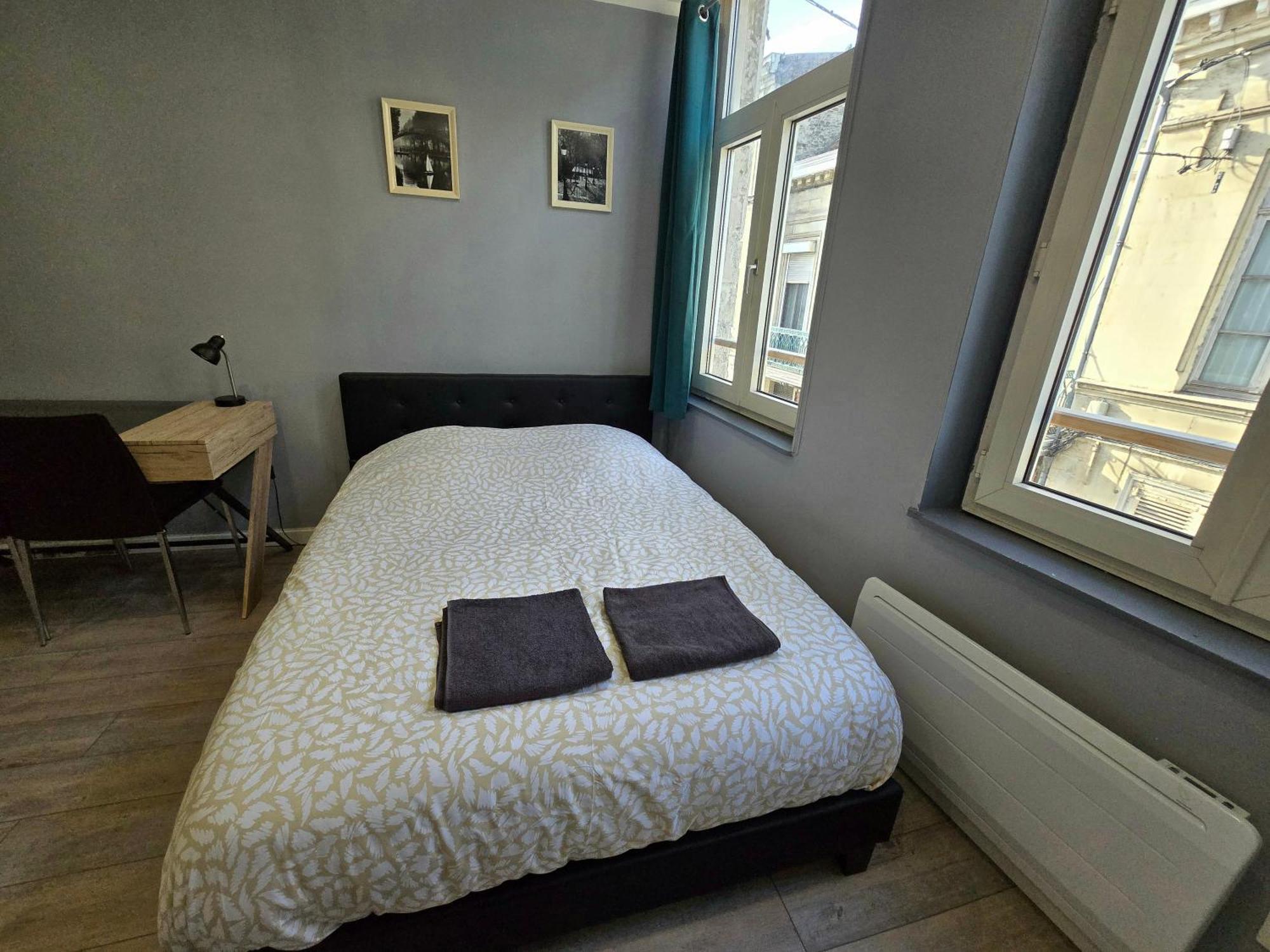 Appartement Hypercentre 301 +Wifi+Independant+ Cuisine Toilette Salle De Bain Privative ヴァランシエンヌ エクステリア 写真